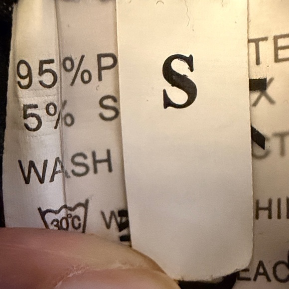 Chic Black Textured Long Sleeve Dress - Picture 2 of 5